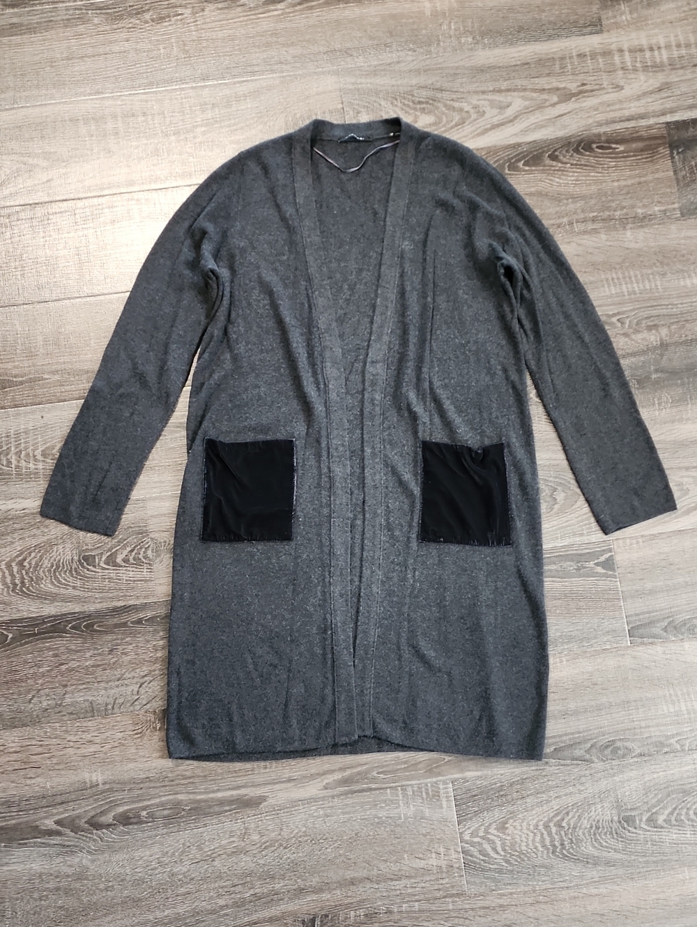 🌵 Tahari Velvet Pocket Longline Cardigan 🌵